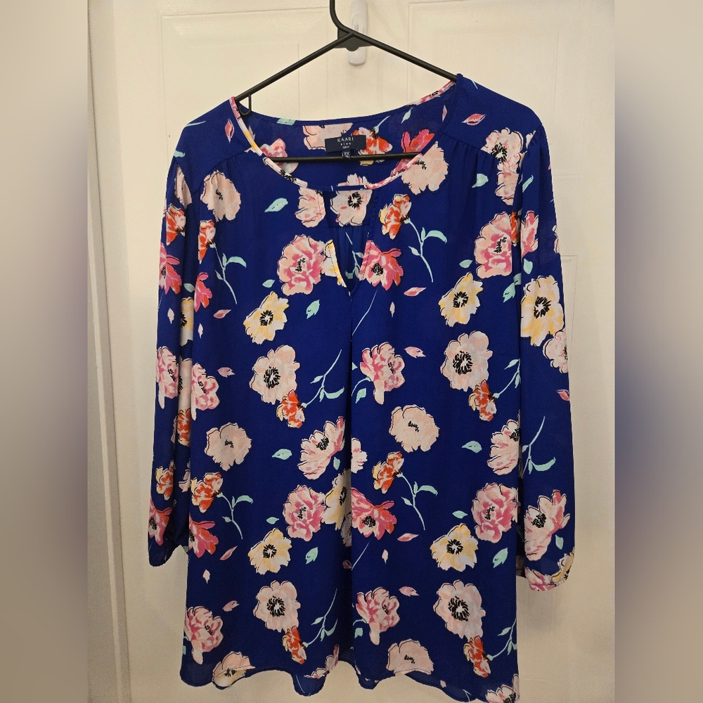 2X Kaari Blue Floral Keyhole Top Blouse